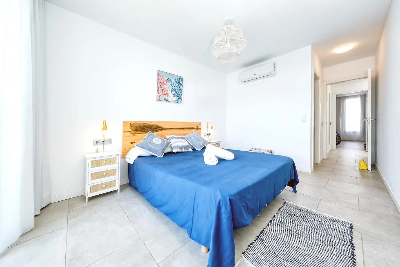 La Marinera House-Near The Beach, Fast Wifi, Air-Con On Main Bedroom And Sat Tv Playa Blanca  Spain